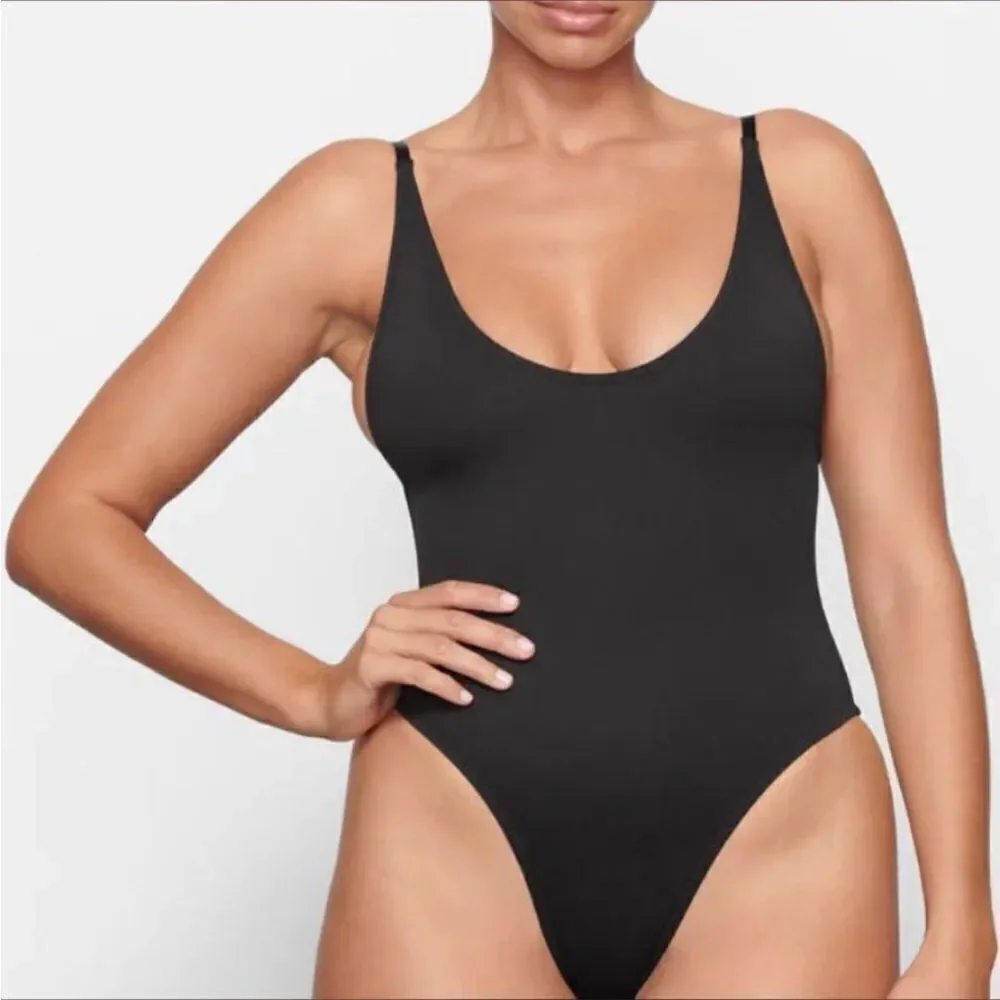 NWT SKIMS Scoop Neck One Piece In Onyx Black Sexy Cheeky Swimsuit
